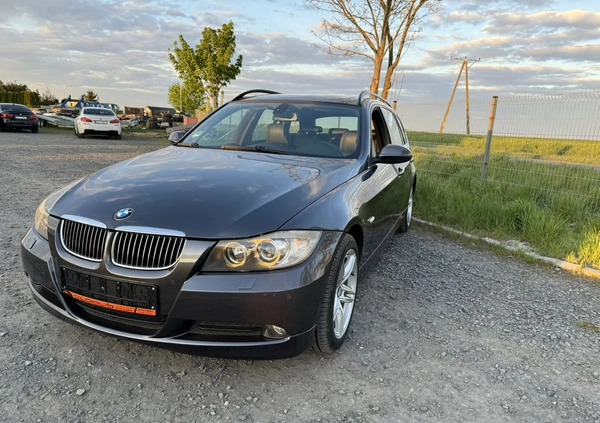 BMW Seria 3 cena 21500 przebieg: 212000, rok produkcji 2007 z Chojnów małe 277